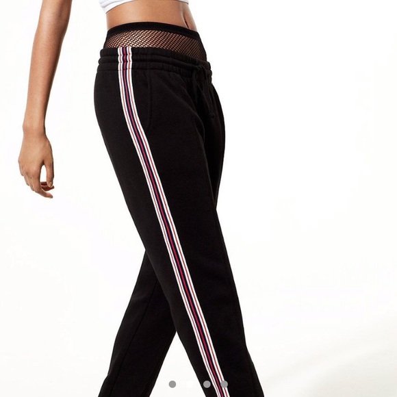 Aritzia TNA Iconic Sweatpant - Picture 4 of 5